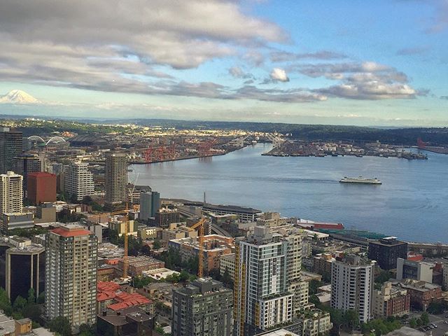 View south from @SpaceNeedle over with Mount Ranier in the distance.