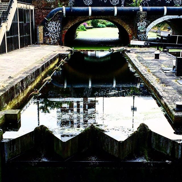 The very last lock in the Regents Canal into Limehouse Basin then on to the Thames. #canals #picoftheday #waterways #london