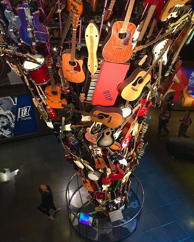 Amazing 3 storey tall #Guitar #artwork #mopopseattle  #music #musicledgend #travel #travelphotography