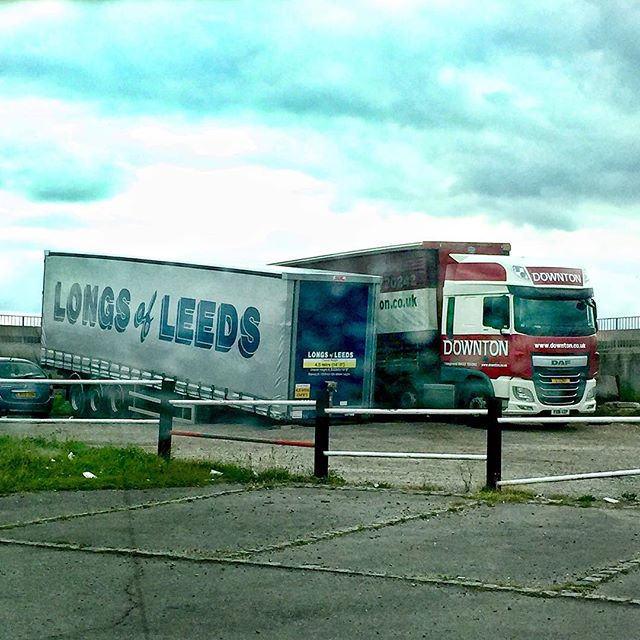 Oh dear!! This #lorry #driver is going to have trouble hooking up this trailer. Soft ground is not the place o leave a heavy trailer. #accident #wagon #trouble #ohdear