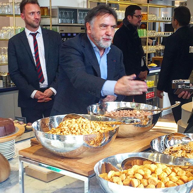 Michelin starred chef @RaymondBlanc serves up all new food @Eurostar business lounge Paris